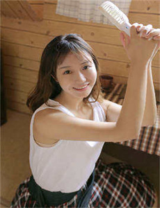 动漫女生尿裤子图